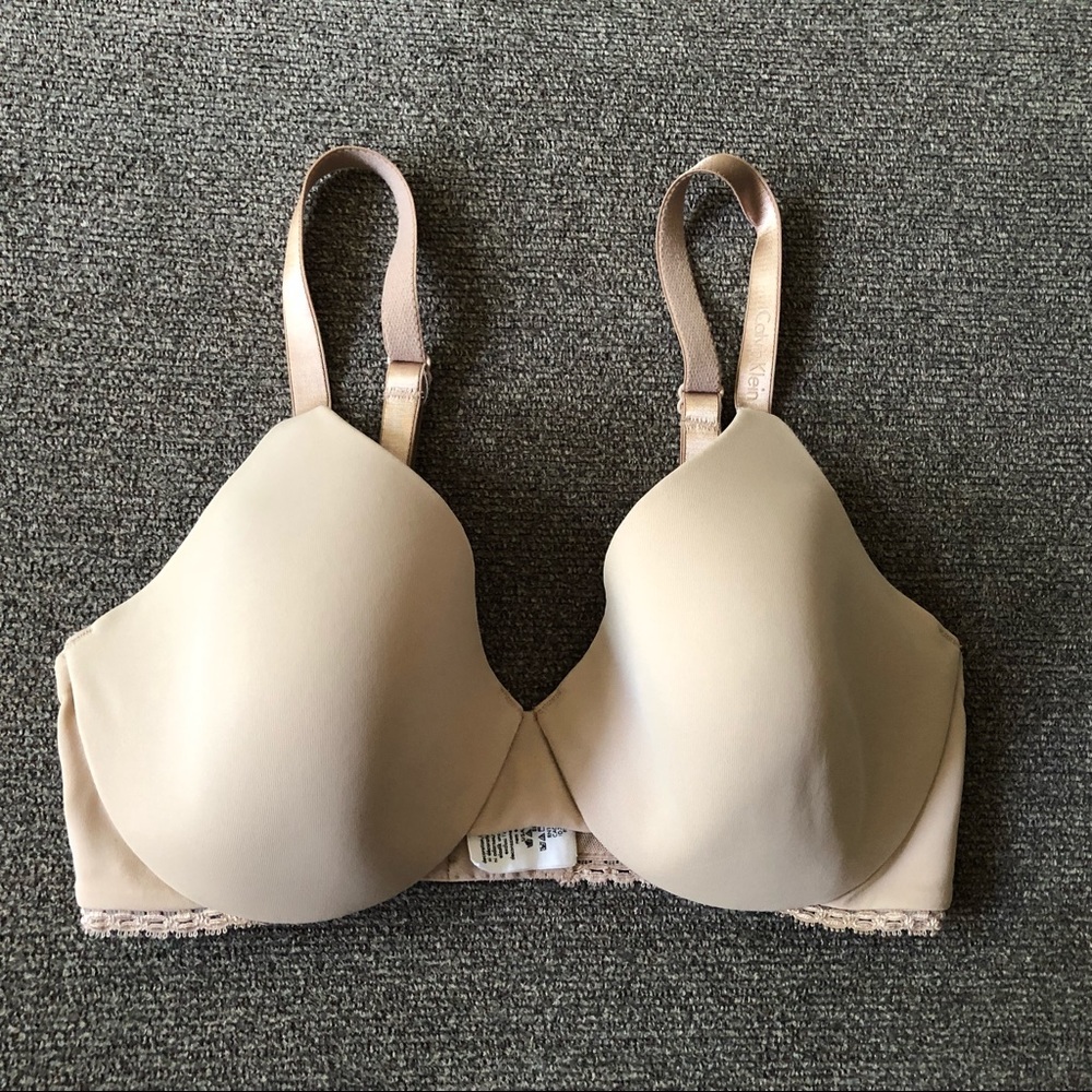 Calvin Klein women’s bra 32D nude underwire